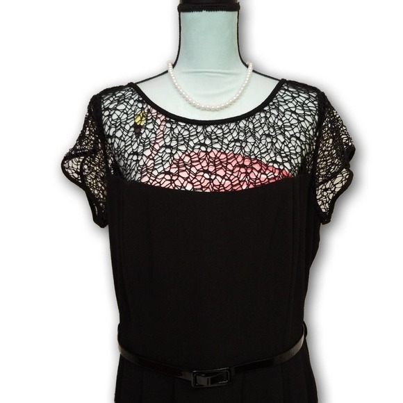 City Chic Crepe Crochet Trim Cocktail Dress M/18W - Picture 5 of 16